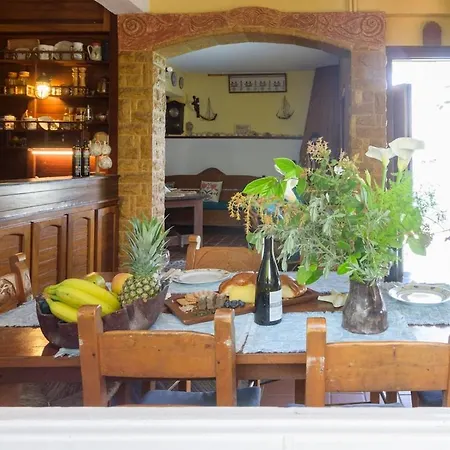 Nikos Panagiotareas House *