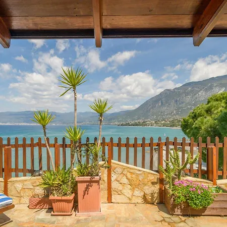 別荘 Nikos Panagiotareas House カラマタ