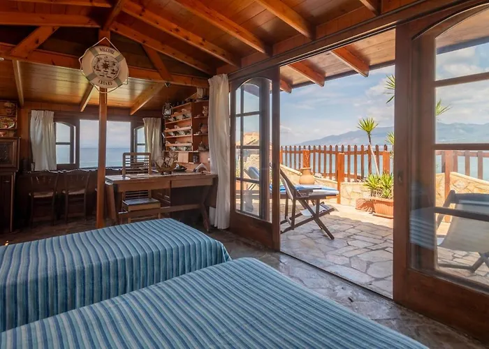 Nikos Panagiotareas House * Calamata