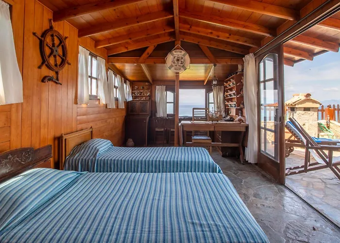 Nikos Panagiotareas House *